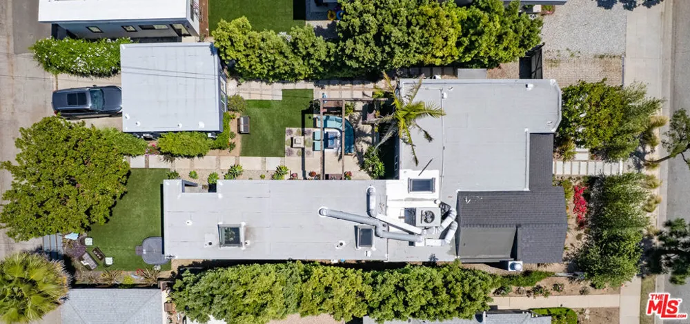 2817 Virginia Avenue Santa Monica, CA 90404