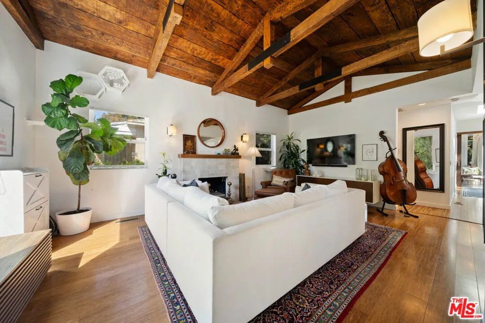 2817 Virginia Avenue Santa Monica, CA 90404