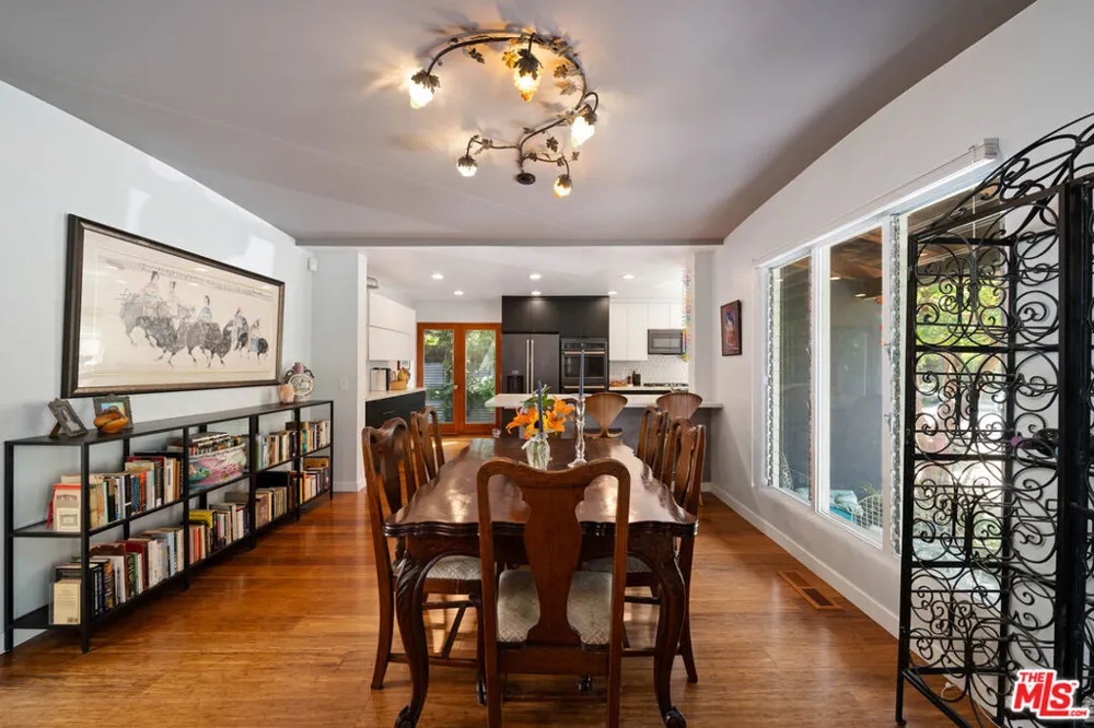 2817 Virginia Avenue Santa Monica, CA 90404