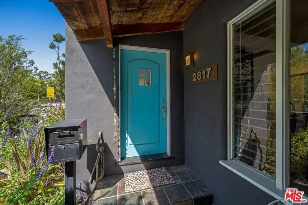2817 Virginia Avenue Santa Monica, CA 90404