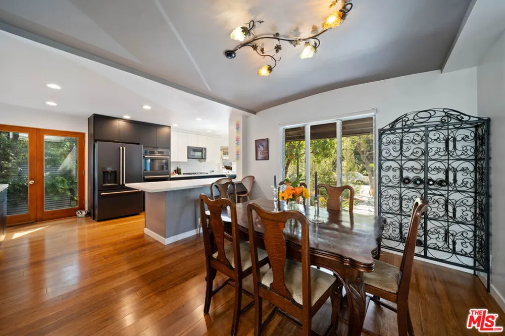 2817 Virginia Avenue Santa Monica, CA 90404
