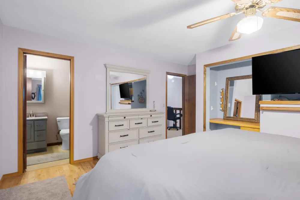 4176 Circle View Drive Acme Township, MI 49690