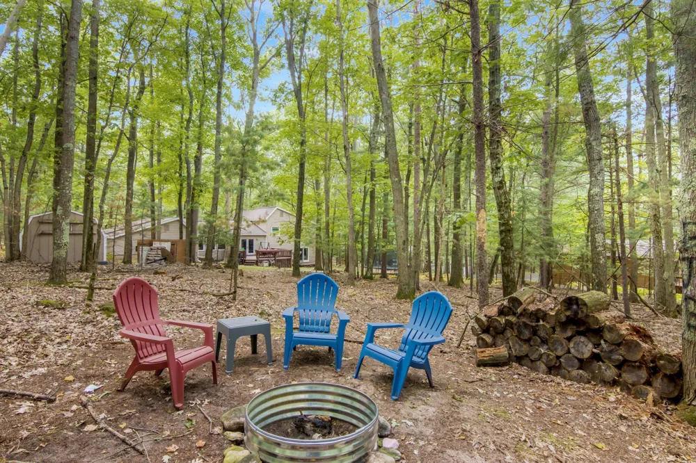 4176 Circle View Drive Acme Township, MI 49690