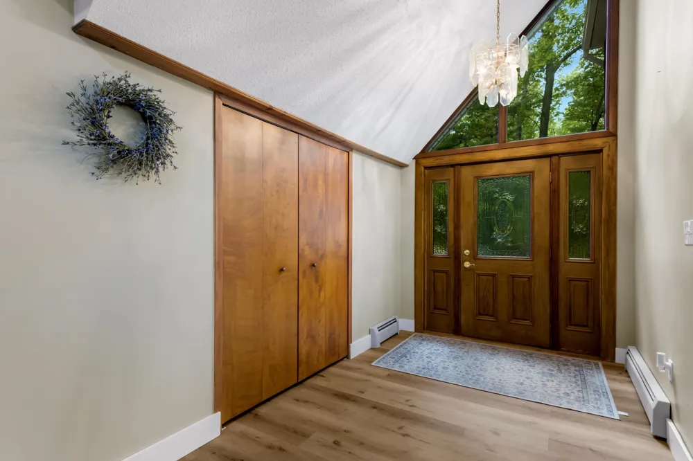 4176 Circle View Drive Acme Township, MI 49690
