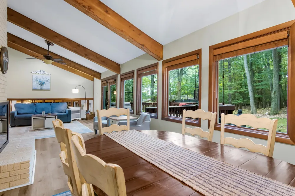 4176 Circle View Drive Acme Township, MI 49690