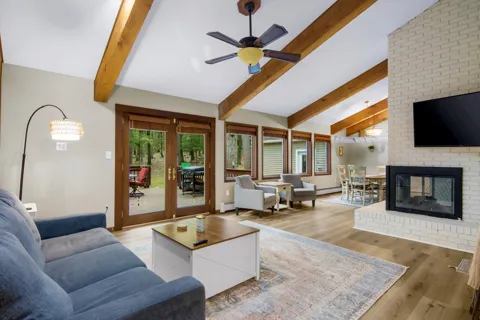 4176 Circle View Drive