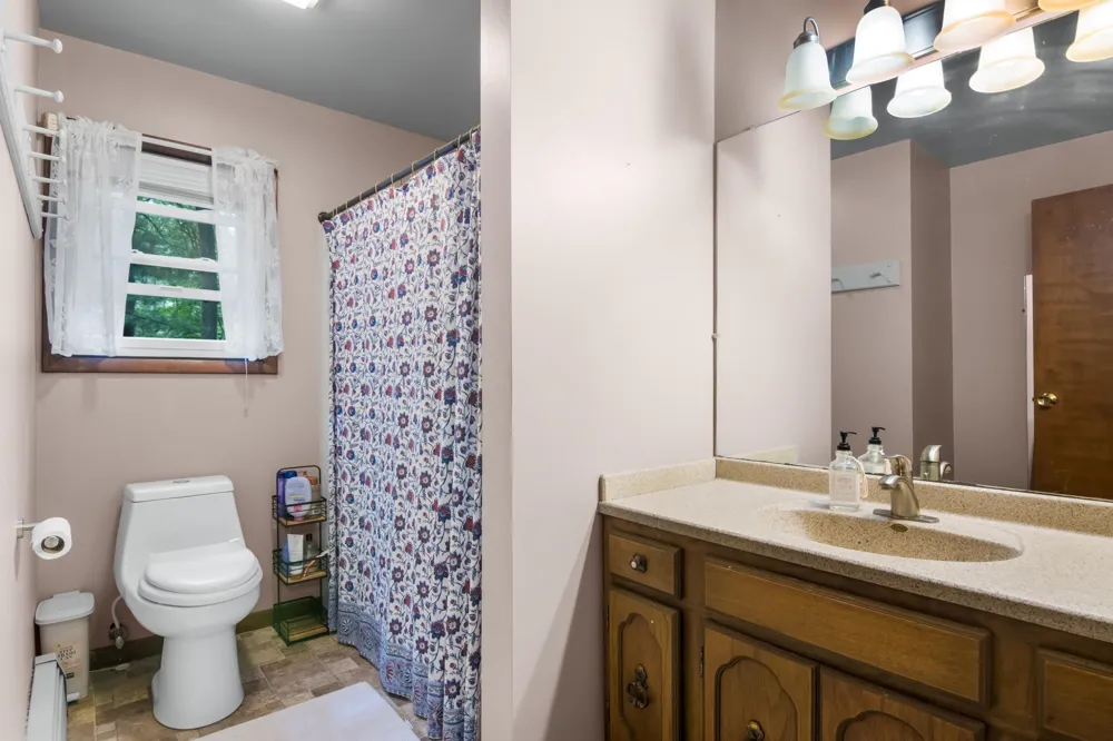 4176 Circle View Drive Acme Township, MI 49690