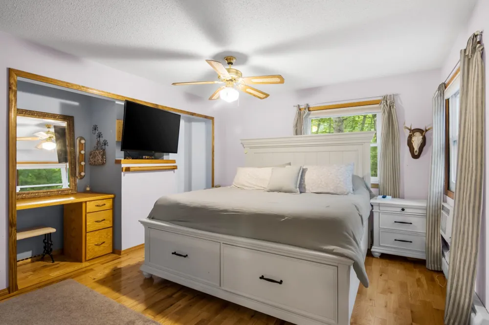 4176 Circle View Drive Acme Township, MI 49690