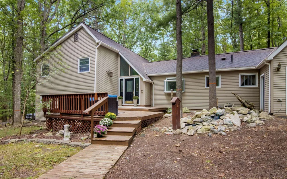 4176 Circle View Drive Acme Township, MI 49690