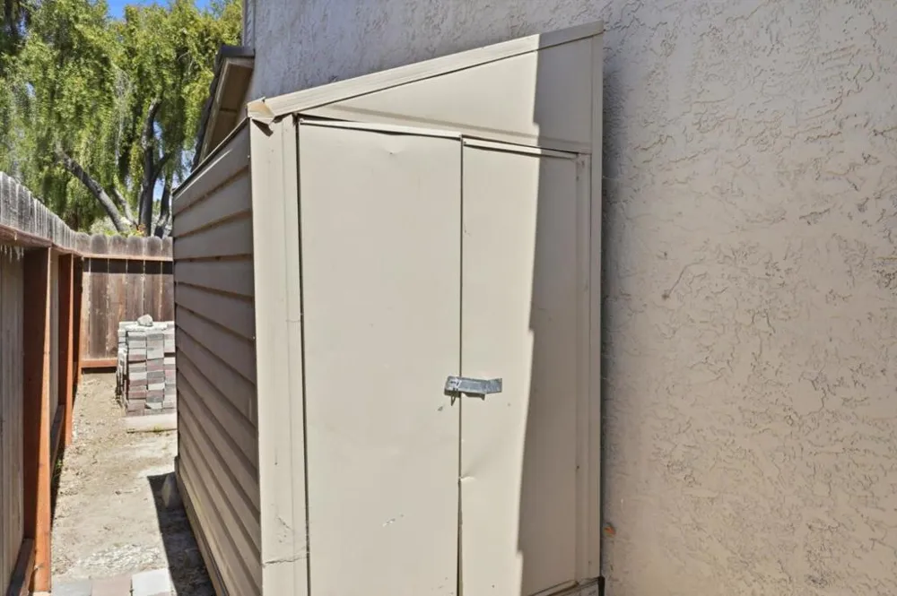 771 Liege Drive Hollister, CA 95023