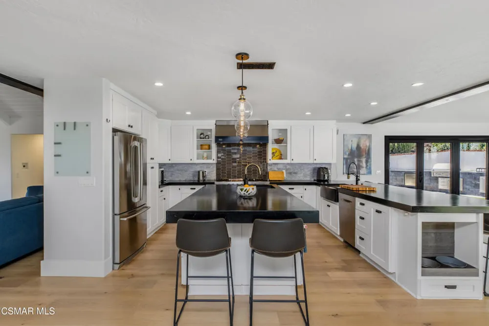 1049 Calle Las Trancas Thousand Oaks, CA 91360