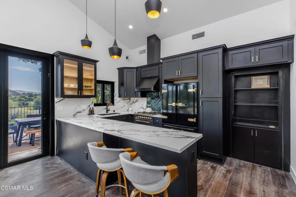 1049 Calle Las Trancas Thousand Oaks, CA 91360