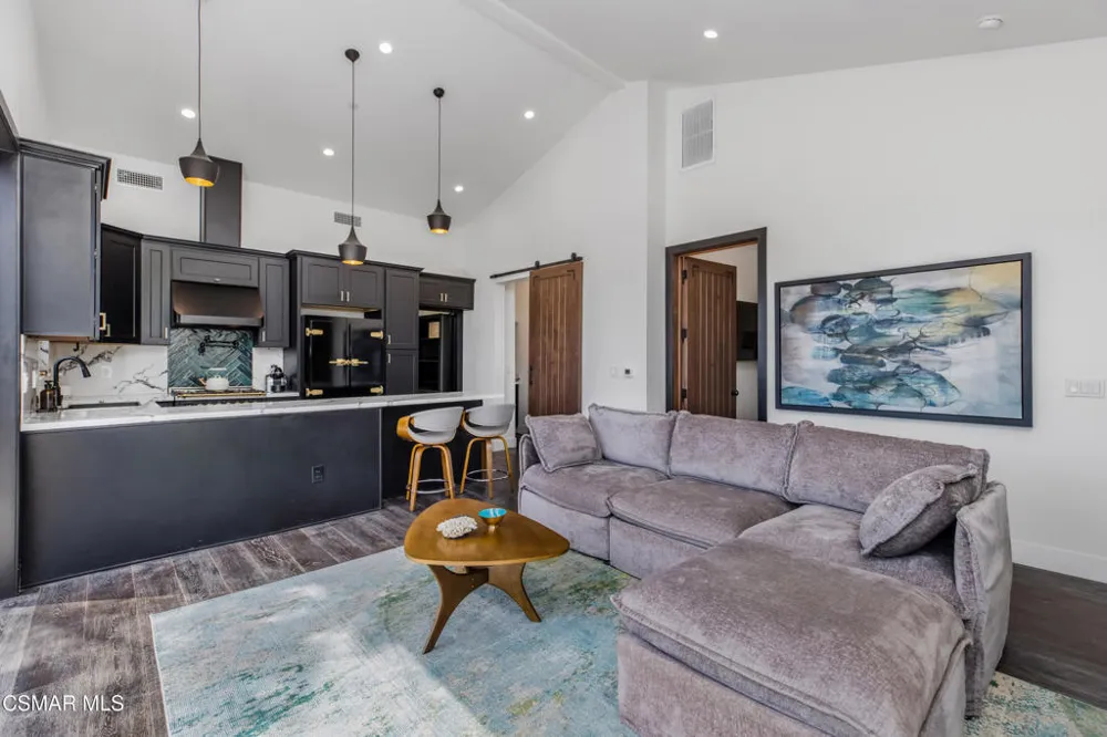 1049 Calle Las Trancas Thousand Oaks, CA 91360