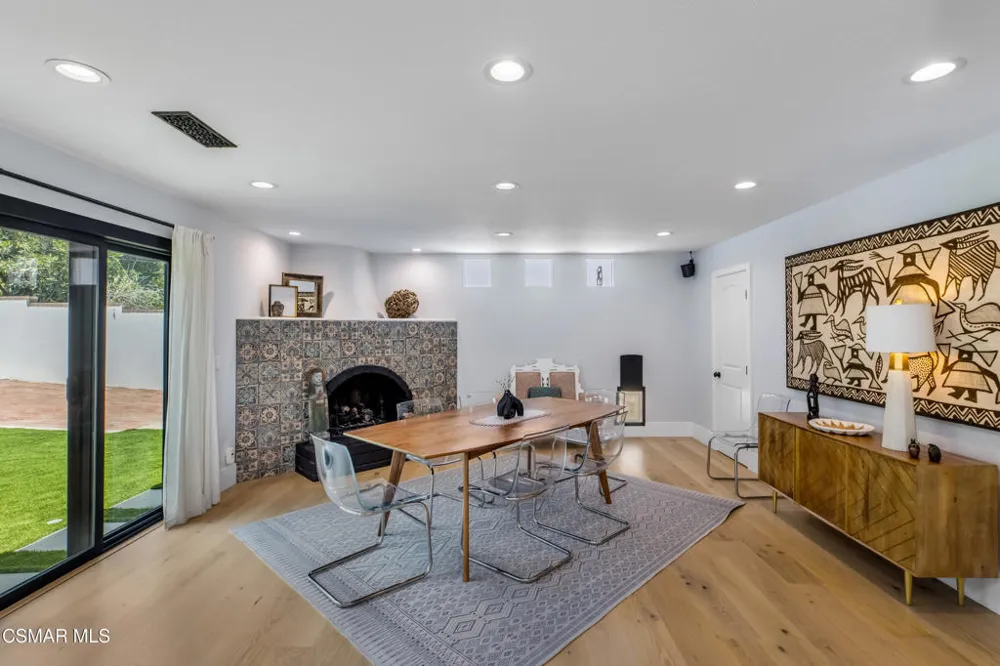 1049 Calle Las Trancas Thousand Oaks, CA 91360