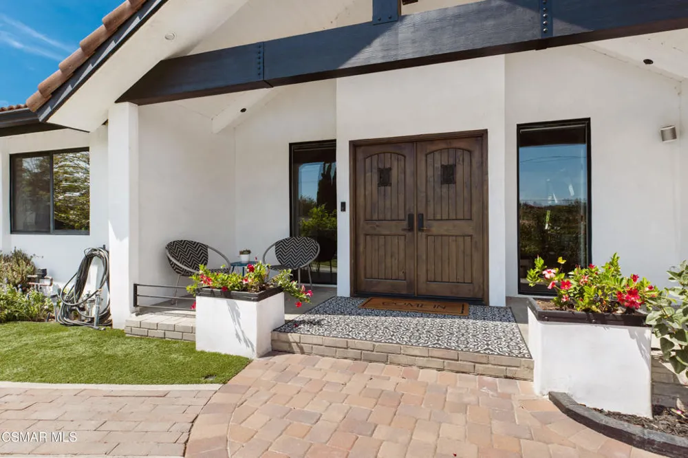 1049 Calle Las Trancas Thousand Oaks, CA 91360