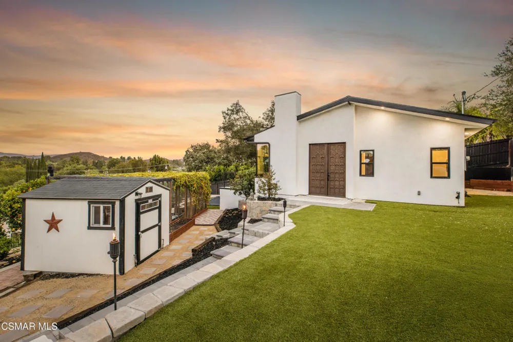 1049 Calle Las Trancas Thousand Oaks, CA 91360