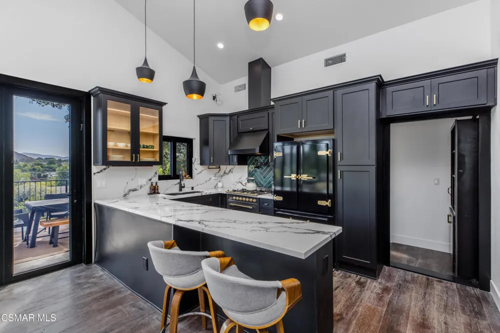 1049 Calle Las Trancas Thousand Oaks, CA 91360