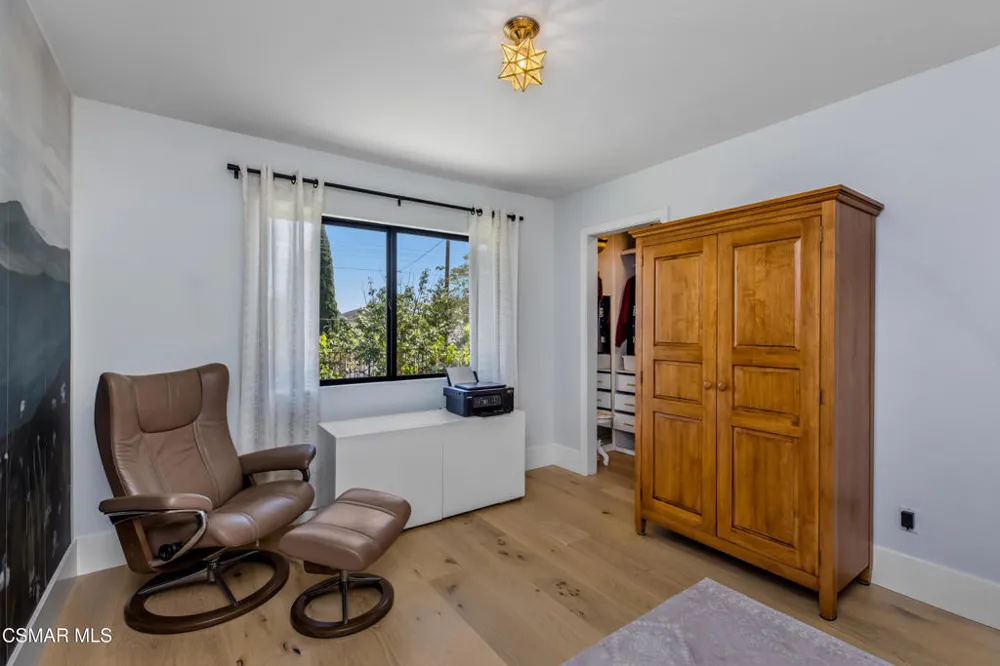 1049 Calle Las Trancas Thousand Oaks, CA 91360