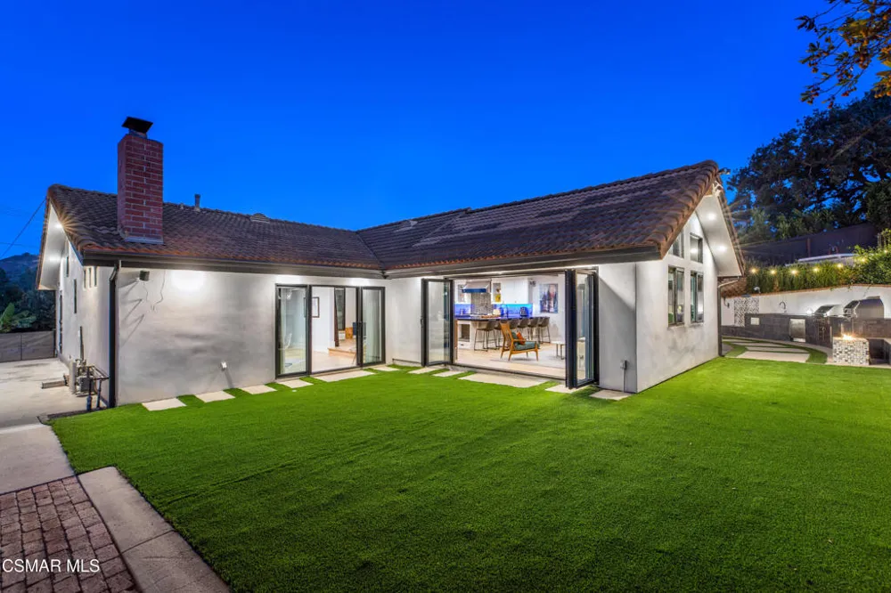 1049 Calle Las Trancas Thousand Oaks, CA 91360
