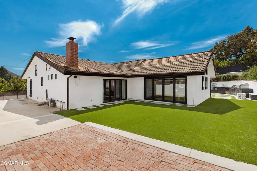 1049 Calle Las Trancas Thousand Oaks, CA 91360