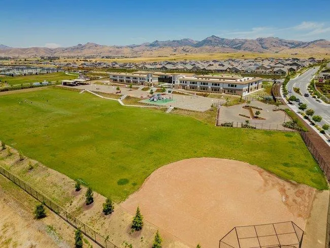 1307 Sunridge Drive Hollister, CA 95023
