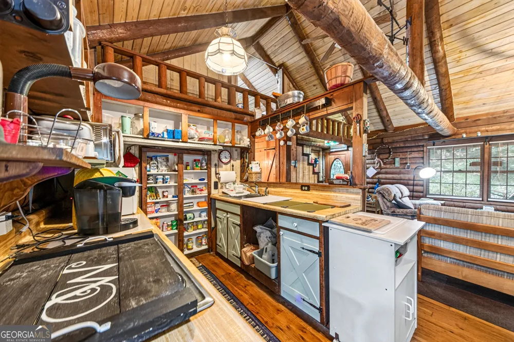 251 Deer Valley ESTS Sautee Nacoochee, GA 30571