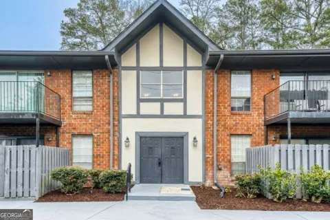 6851 Roswell RD