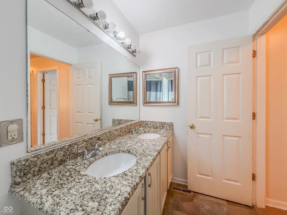 7059 Bretton Wood Drive Indianapolis, IN 46268