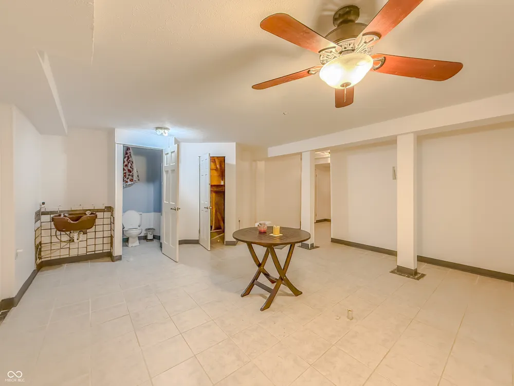 7059 Bretton Wood Drive Indianapolis, IN 46268