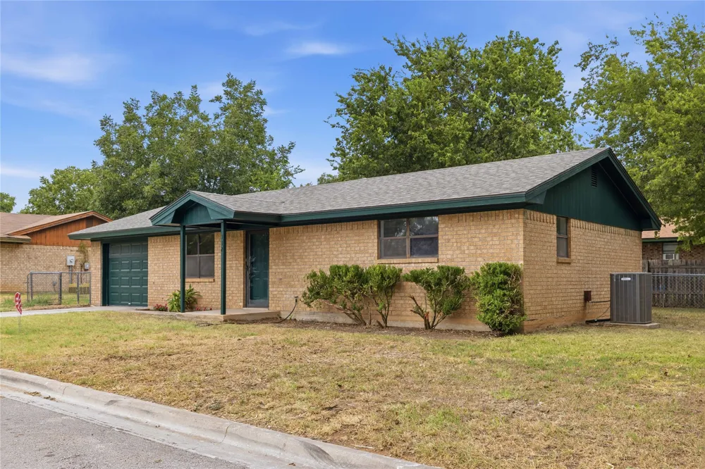 112 Orchard Drive Early, TX 76802