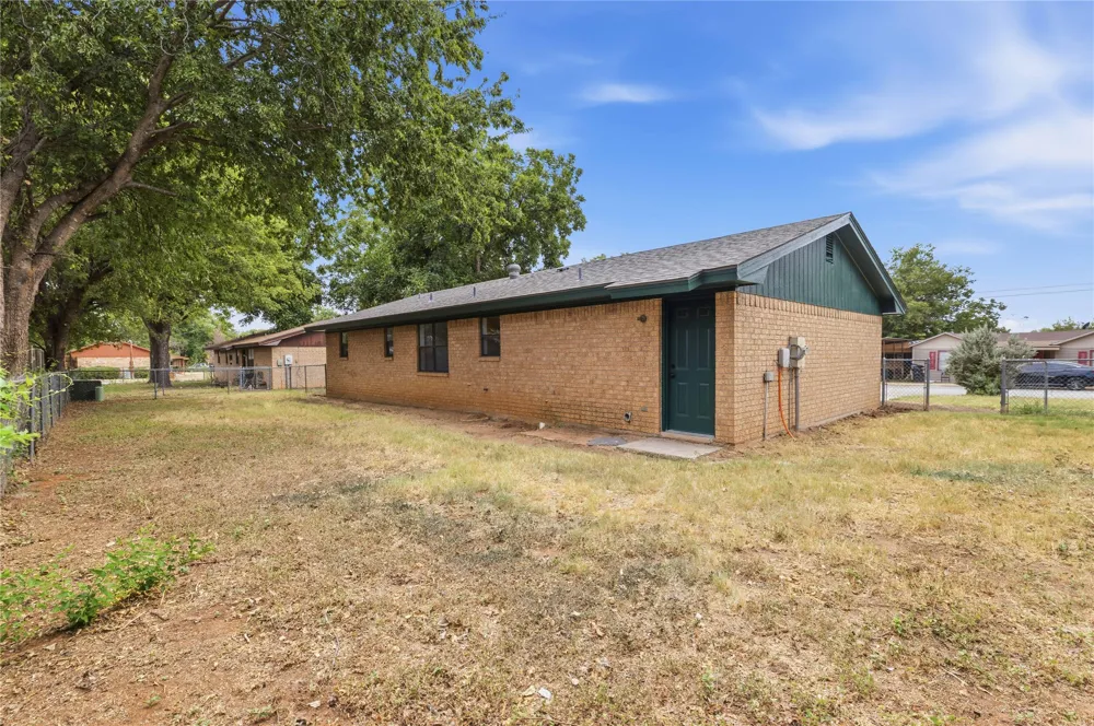 112 Orchard Drive Early, TX 76802