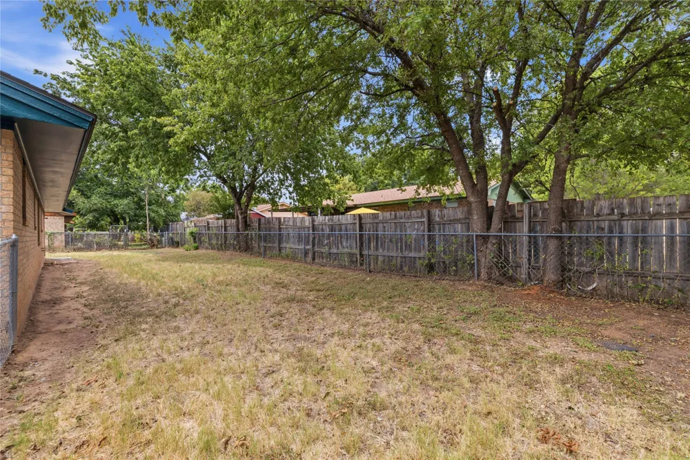 112 Orchard Drive Early, TX 76802
