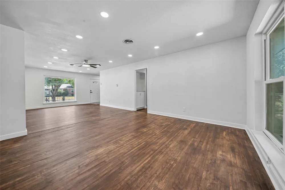 2517 Livenshire Drive Garland, TX 75041