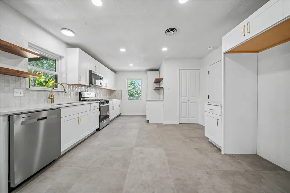 2517 Livenshire Drive Garland, TX 75041