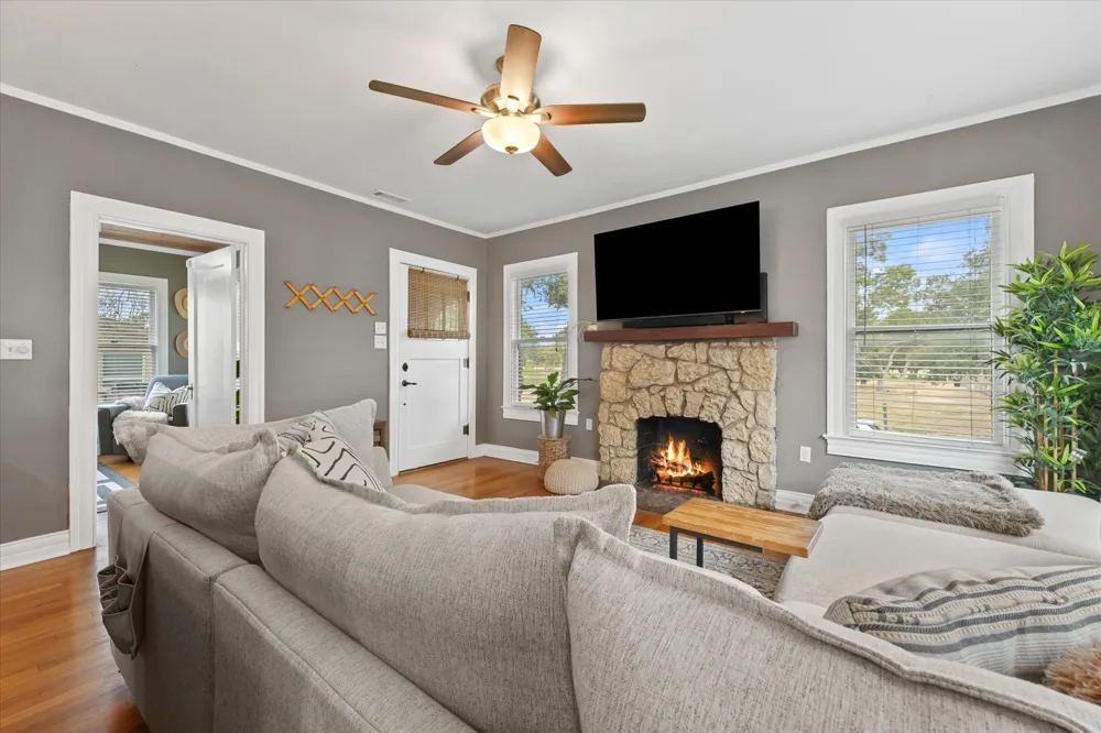 708 Blaylock Drive Dallas, TX 75203