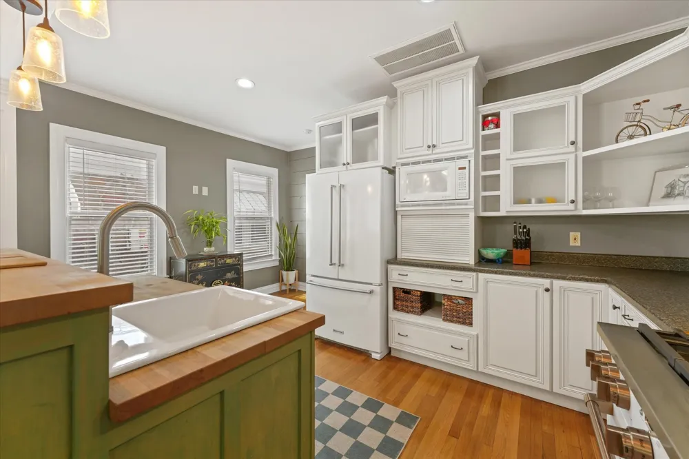 708 Blaylock Drive Dallas, TX 75203