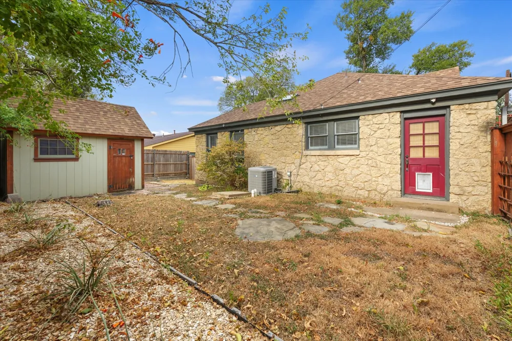 708 Blaylock Drive Dallas, TX 75203