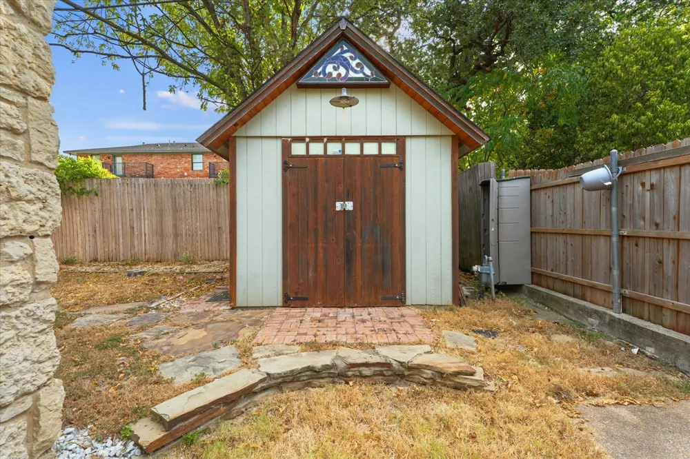 708 Blaylock Drive Dallas, TX 75203