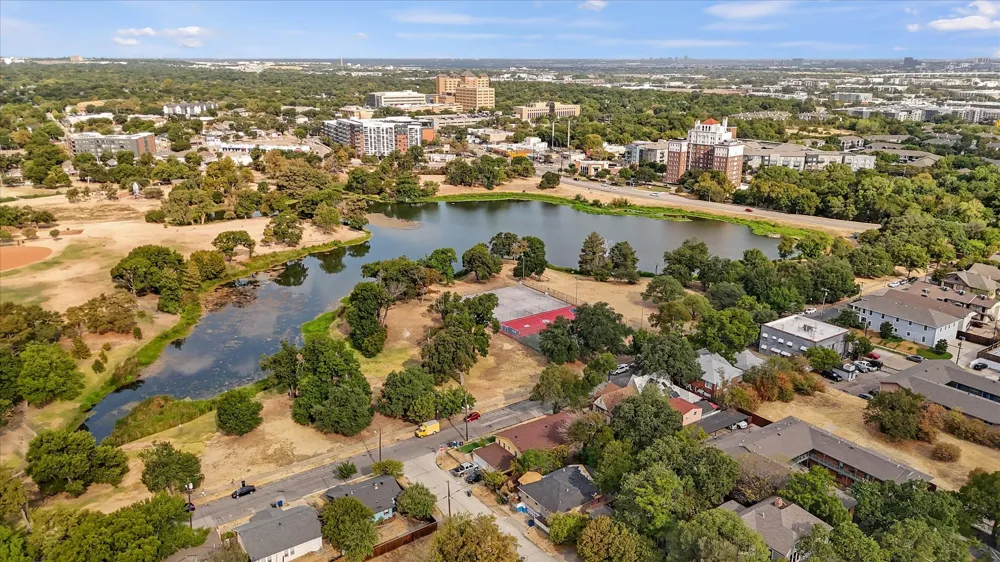 708 Blaylock Drive Dallas, TX 75203