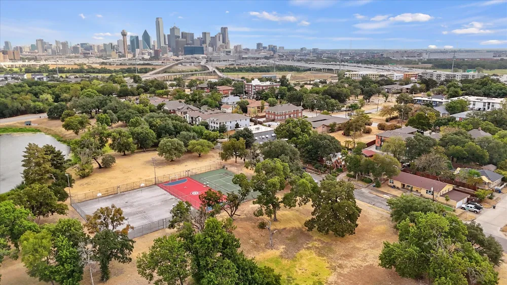 708 Blaylock Drive Dallas, TX 75203