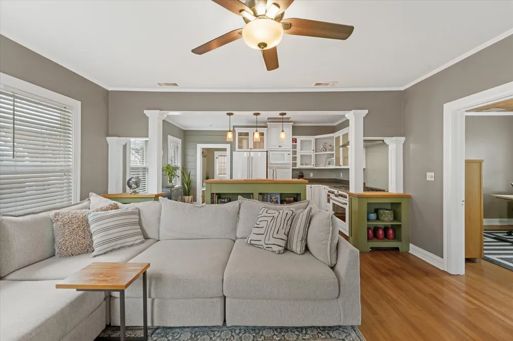 708 Blaylock Drive Dallas, TX 75203