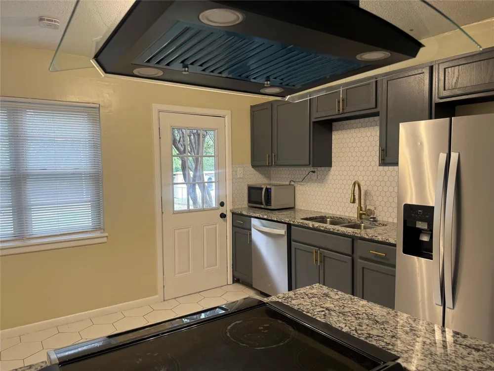 204 Live Oak Lane Weatherford, TX 76086
