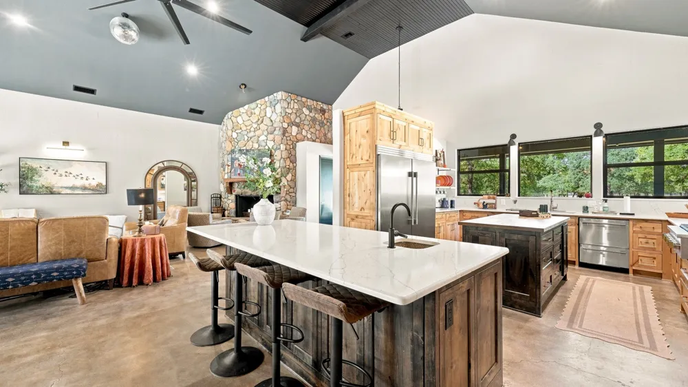 3424 Calico Court Granbury, TX 76048