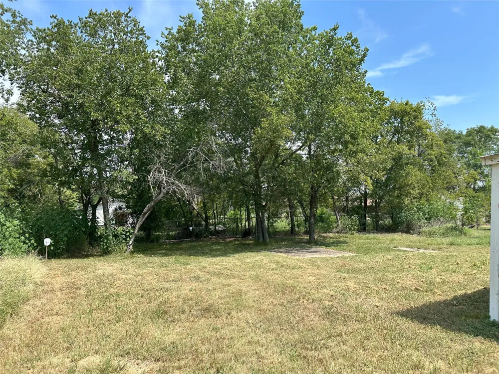 804 E 12th Avenue Corsicana, TX 75110