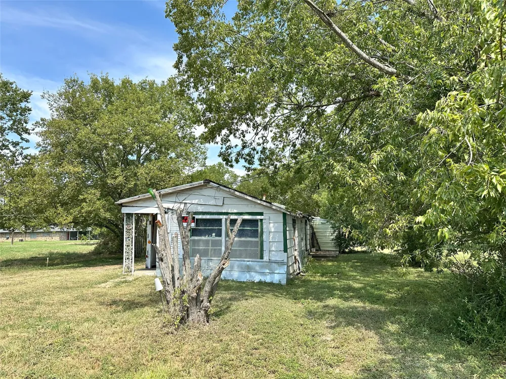 804 E 12th Avenue Corsicana, TX 75110