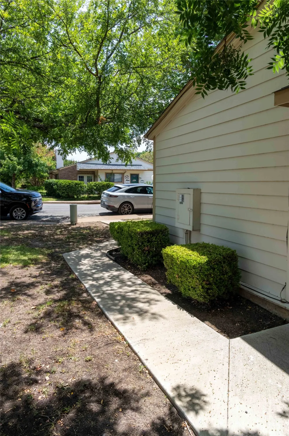 13769 Brookgreen Circle Dallas, TX 75240