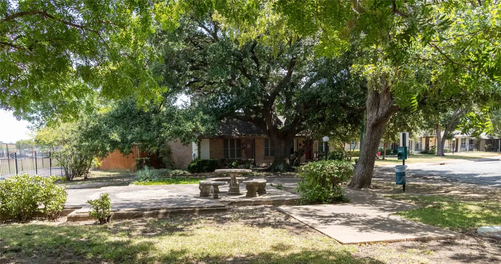 13769 Brookgreen Circle Dallas, TX 75240