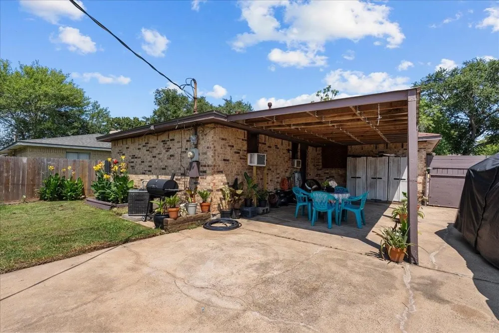 4722 Caroline Street Seabrook, TX 77586