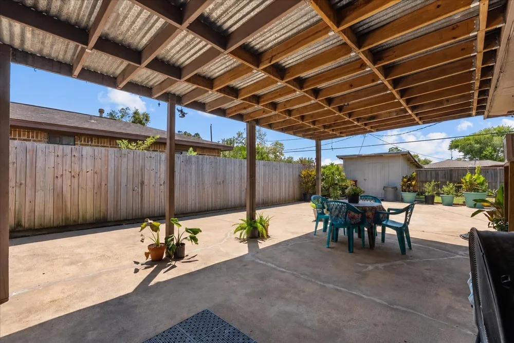 4722 Caroline Street Seabrook, TX 77586