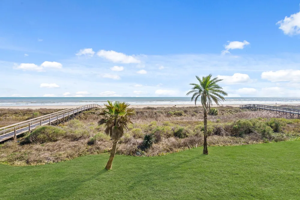 19023 Kahala Drive E Galveston, TX 77554